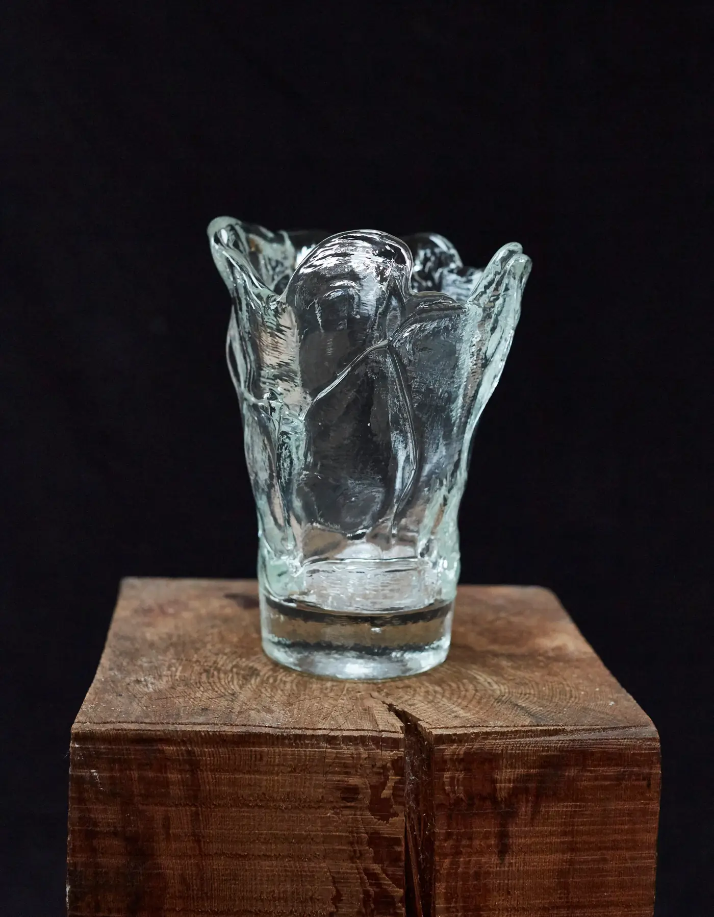 Sharon Vase close-up